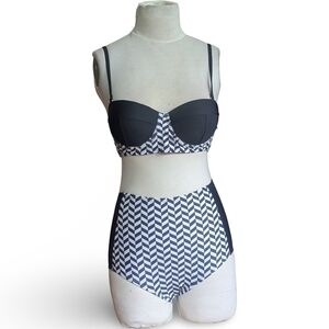 Ekouaer Swim B&W Chevron High Waist Push-Up Bikini - Size Small (NWT)